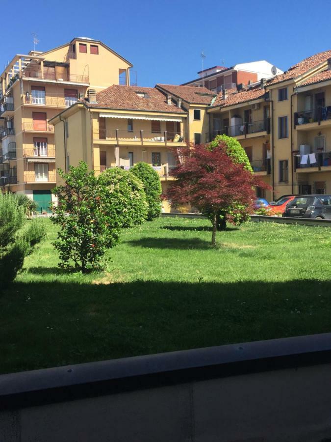 Apartment La Mansarda Альба Экстерьер фото